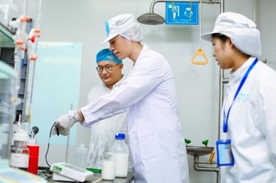 探究真實(shí)溯源 朱亞文代言“簡(jiǎn)愛(ài)父愛(ài)配方”，揭示全程透明化與極致質(zhì)檢的雙重保障